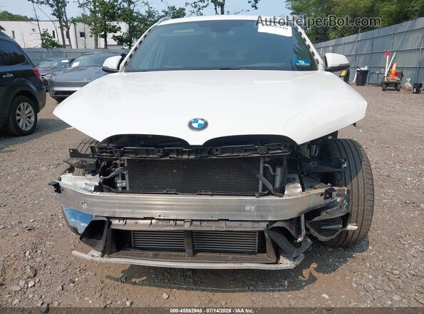 WBXHT3C31J5L34241 2018 BMW X1 White წინა ხედი