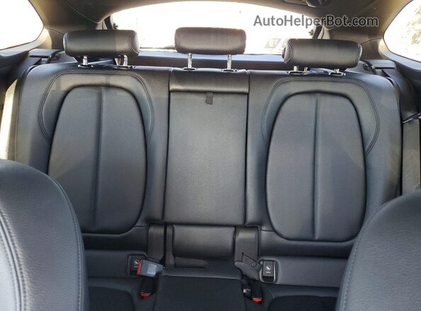 WBXHT3C32GP882441 2016 BMW X1 Белый Вид задних сидений