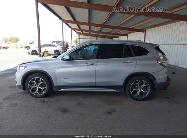 WBXHT3C32H5F68434 2017 BMW X1 Silver 360 interior view