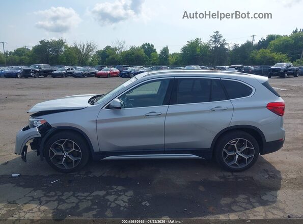 WBXHT3C32J3H32864 2018 BMW X1 Silver Панорамний вид салону 360°