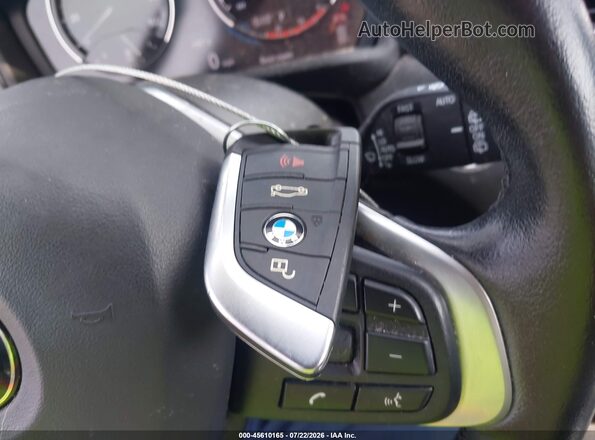 WBXHT3C32J3H32864 2018 BMW X1 Silver Вид панелі приладів