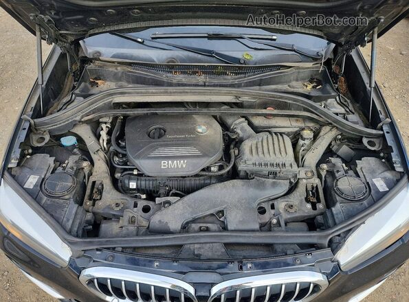 WBXHT3C32J5F90813 2018 BMW X1 Black Widok wnętrza z tyłu