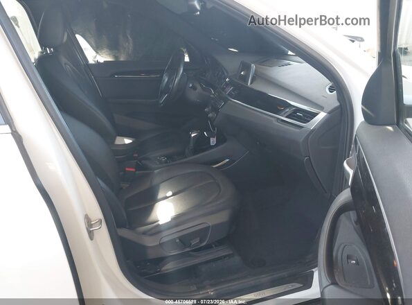 WBXHT3C33G5E49967 2016 BMW X1 White Սալոնի դիմացի տեսք