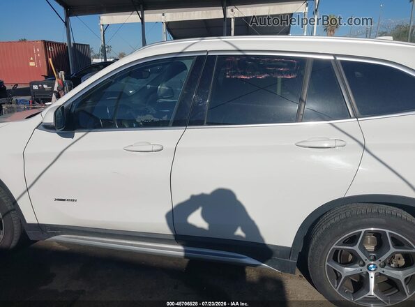 WBXHT3C33G5E49967 2016 BMW X1 White Սալոնի 360 աստիճան տեսք