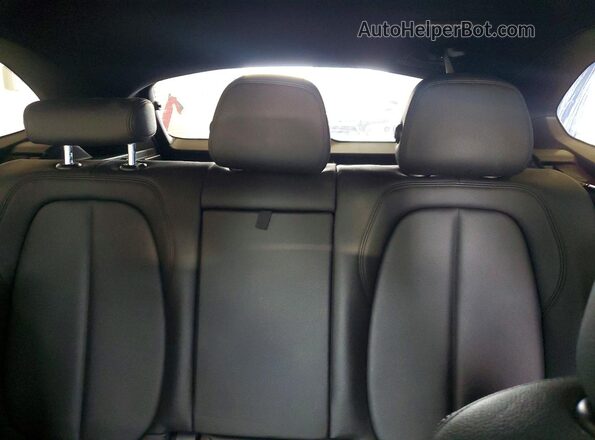 WBXHT3C33H5F78762 2017 BMW X1 Gray Widok tylnych siedzeń