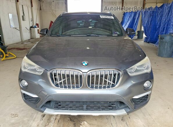 WBXHT3C33H5F78762 2017 BMW X1 Gray Widok z przodu
