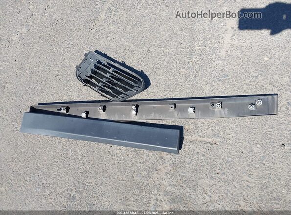 WBXHT3C33J5F91906 2018 BMW X1 Gray Vista del cuadro de instrumentos