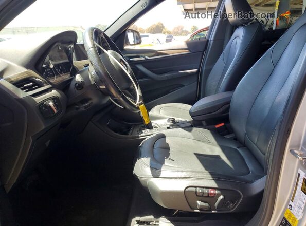 WBXHT3C33J5K30771 2018 BMW X1 Silver Front interior view