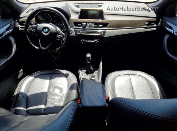 WBXHT3C33J5K30771 2018 BMW X1 Silver Dashboard view