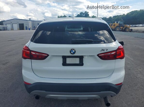 WBXHT3C33J5L30790 2018 BMW X1 White Vista trasera