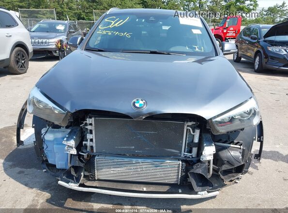 WBXHT3C34J5L27798 2018 BMW X1 Gray წინა ხედი