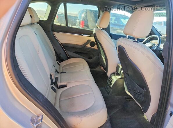 WBXHT3C35H5F76205 2017 BMW X1 Silver უკანა სავარძლების ხედი