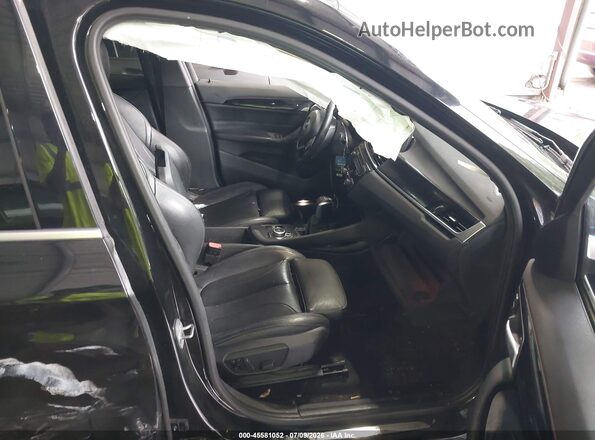 WBXHT3C35J5L31116 2018 BMW X1 Black Вид салону спереду