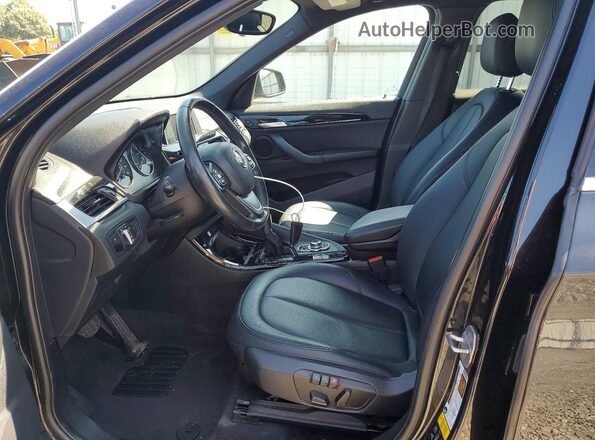 WBXHT3C36GP881986 2016 BMW X1 Black წინა სალონის ხედი
