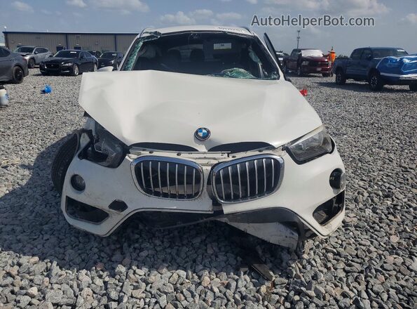 WBXHT3C36H5F73989 2017 BMW X1 White Front view