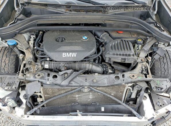 WBXHT3C36J5F93195 2018 BMW X1 Silver Շարժիչի բաժամունքի տեսք