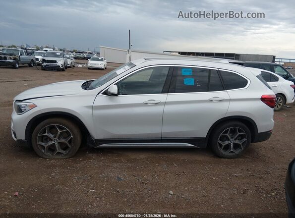 WBXHT3C36J5K23510 2018 BMW X1 White Rear interior view