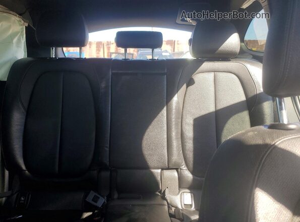 WBXHT3C36J5K31137 2018 BMW X1 Black Widok tylnych siedzeń