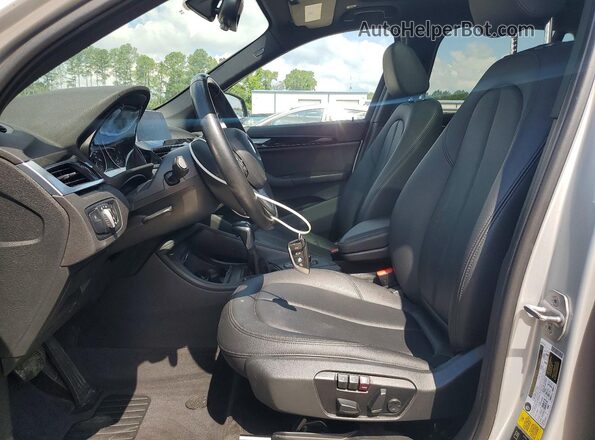 WBXHT3C36J5L24529 2018 BMW X1 Silver წინა სალონის ხედი