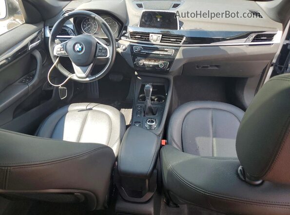WBXHT3C36J5L24529 2018 BMW X1 Silver წინა პანელის ხედი