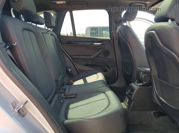 WBXHT3C36J5L24529 2018 BMW X1 Silver უკანა სალონის ხედი