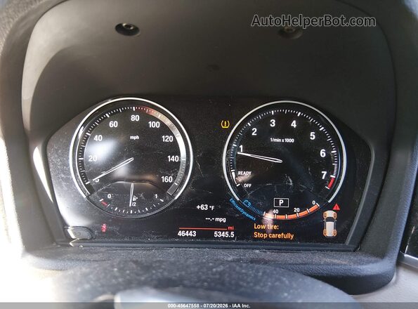 WBXHT3C36J5L34705 2018 BMW X1 Gray Widok tylnych siedzeń