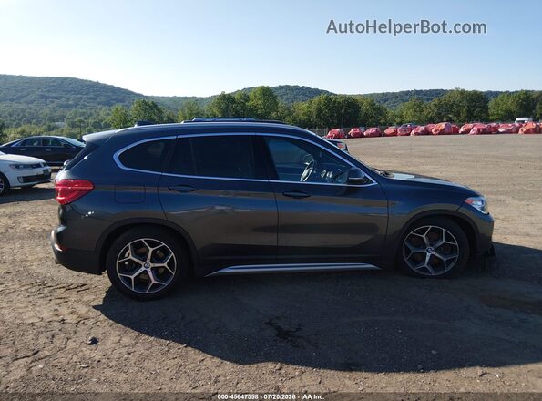 WBXHT3C36J5L34705 2018 BMW X1 Gray Widok wnętrza 360 stopni