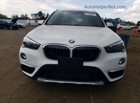 WBXHT3C37H5F67702 2017 BMW X1 White Widok z przodu