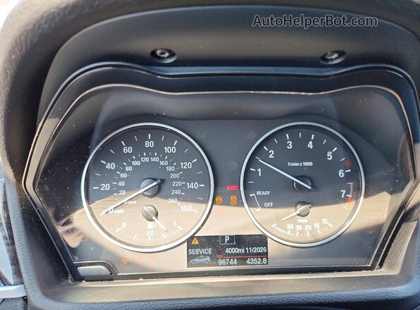 WBXHT3C37J5F89916 2018 BMW X1 Black Սարքավորումների վահանակի տեսք