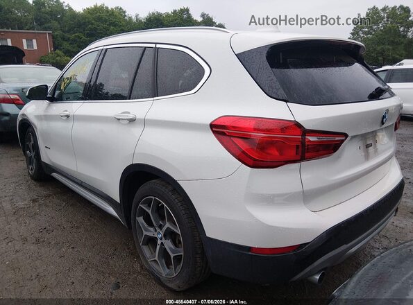 WBXHT3C37J5F92332 2018 BMW X1 White Trasero izquierdo