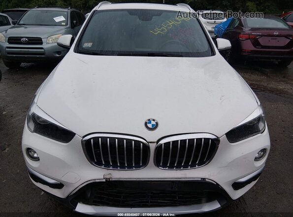 WBXHT3C37J5F92332 2018 BMW X1 White Vista del cuadro de instrumentos