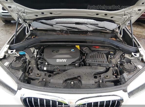 WBXHT3C37J5F92332 2018 BMW X1 White Vista trasera