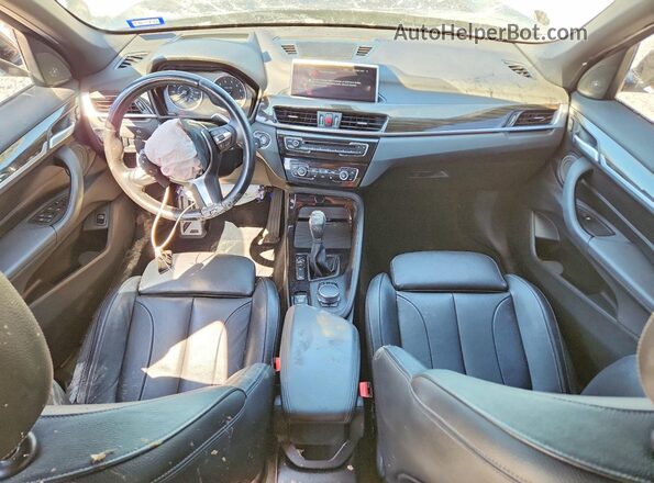 WBXHT3C38H5F79776 2017 BMW X1 Black Widok deski rozdzielczej