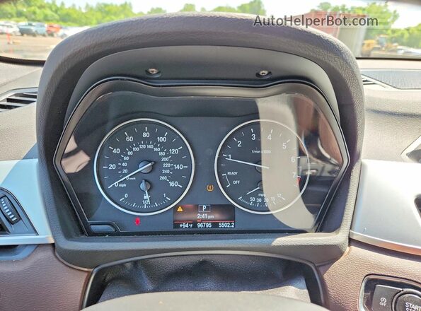 WBXHT3C38J5K31303 2018 BMW X1 White Вид щитка приладів