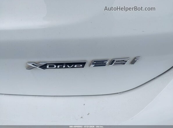 WBXHT3C38J5L30512 2018 BMW X1 White Вид щитка приладів