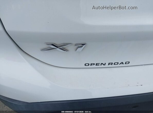WBXHT3C38J5L30512 2018 BMW X1 White 