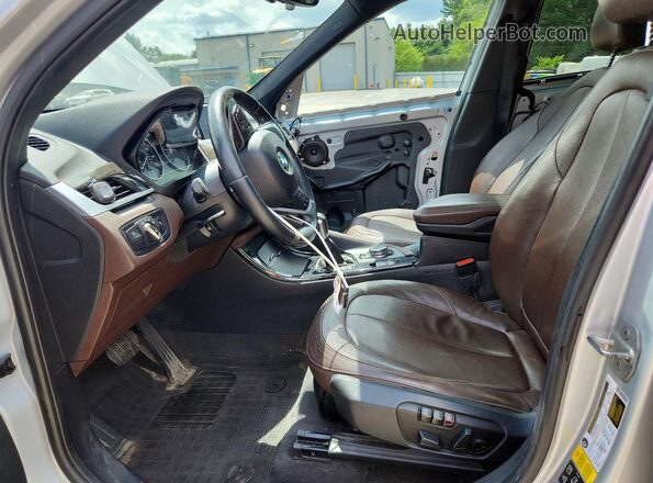 WBXHT3C39G5E48872 2016 BMW X1 Silver Սալոնի դիմացի տեսք