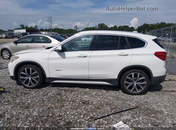 WBXHT3C39GP882484 2016 BMW X1 White 360 interior view