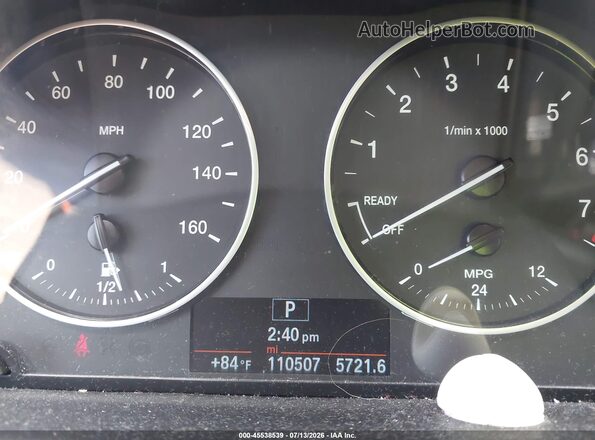 WBXHT3C39H5F68026 2017 BMW X1 Silver Vista de los asientos traseros