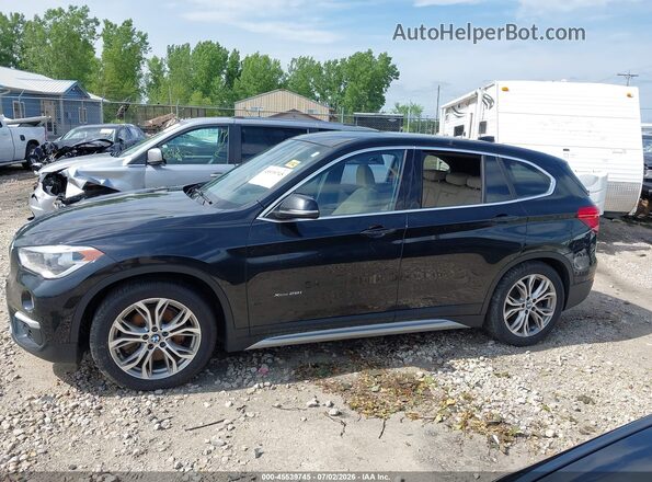 WBXHT3C39J5F88198 2018 BMW X1 Black Սալոնի 360 աստիճան տեսք