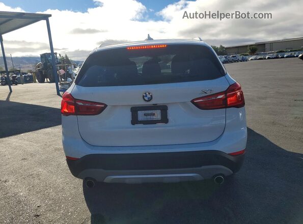 WBXHT3C3XH5F68231 2017 BMW X1 White Vista trasera