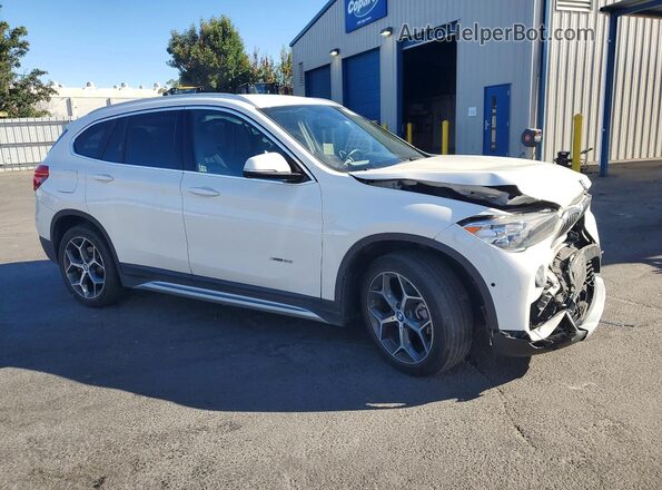 WBXHT3C3XH5F68231 2017 BMW X1 White Delantero derecho