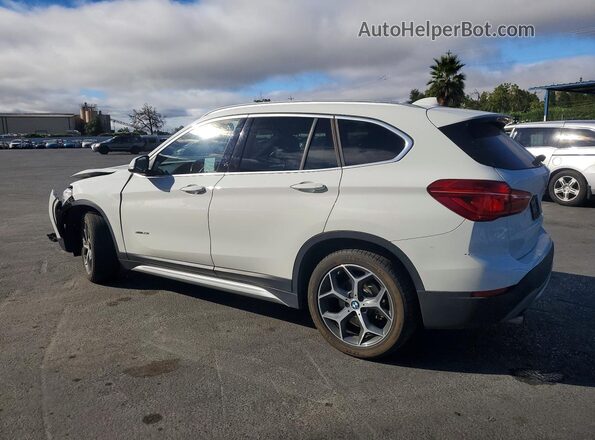 WBXHT3C3XH5F68231 2017 BMW X1 White Trasero izquierdo