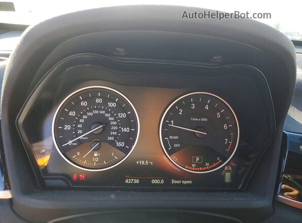 WBXHT3C3XH5F68231 2017 BMW X1 White Vista del cuadro de instrumentos