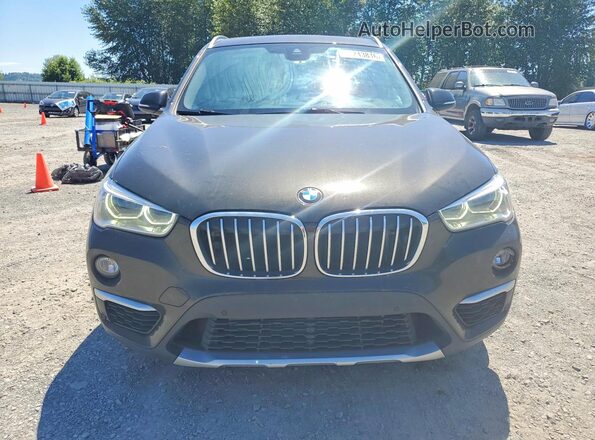 WBXHT3C3XJ3H30621 2018 BMW X1 Green Front view