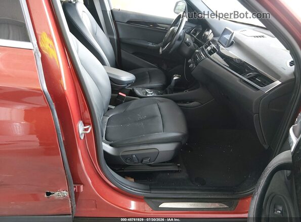 WBXHT3C3XJ5L29782 2018 BMW X1 Orange წინა სალონის ხედი
