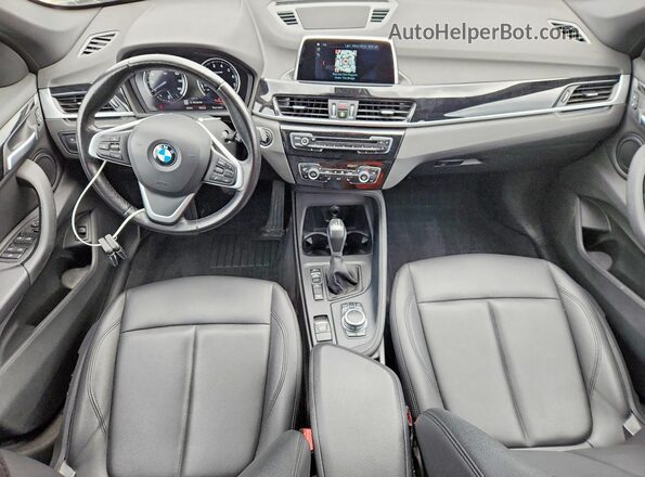 WBXHT3C50K5N47488 2019 BMW X1 Black Widok deski rozdzielczej