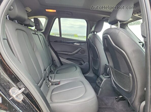 WBXHT3C50K5N47488 2019 BMW X1 Black Widok tylnych siedzeń