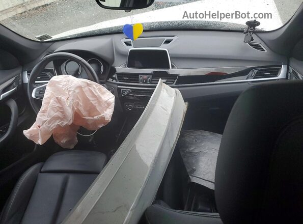 WBXHT3C52K5N05436 2019 BMW X1 White წინა პანელის ხედი