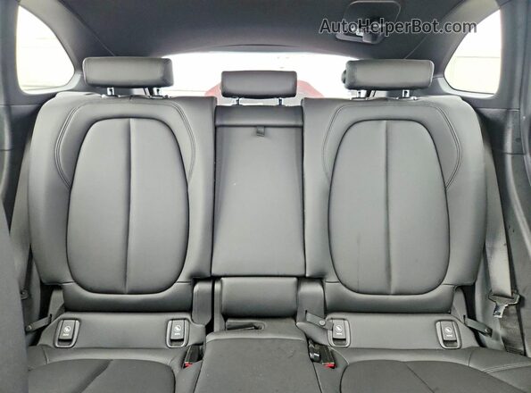 WBXHT3C54K5L97904 2019 BMW X1 White Հետևի նստատեղերի տեսք